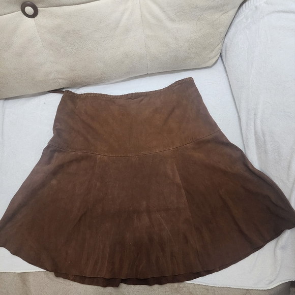 New Ralph Lauren Suede Skirt – Boho Western Style 🤎. - Picture 4 of 9